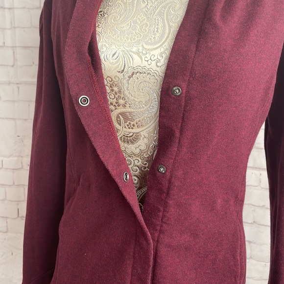 The North Face Snap closure hoodie in XS - Picture 9 of 15